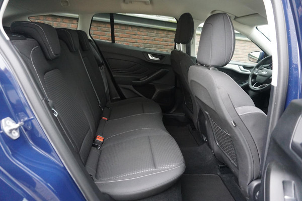 Ford FOCUS Wagon 1.0 EcoB. 125PK Hybrid Business|Trekhaak|Camera| Privacy-glas. Ford FOCUS Wagon 1.0 EcoB. 125PK Hybrid Business|Trekhaak|Camera| Privacy-glas.