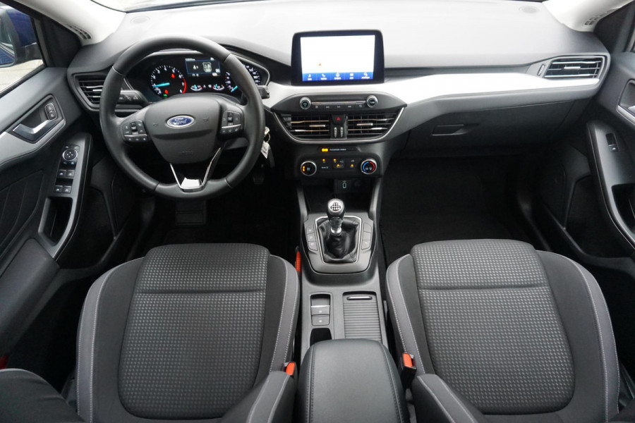 Ford FOCUS Wagon 1.0 EcoB. 125PK Hybrid Business|Trekhaak|Camera| Privacy-glas. Ford FOCUS Wagon 1.0 EcoB. 125PK Hybrid Business|Trekhaak|Camera| Privacy-glas.