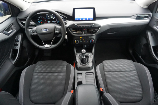 Ford FOCUS Wagon 1.0 EcoB. 125PK Hybrid Business|Trekhaak|Camera| Privacy-glas. Ford FOCUS Wagon 1.0 EcoB. 125PK Hybrid Business|Trekhaak|Camera| Privacy-glas.
