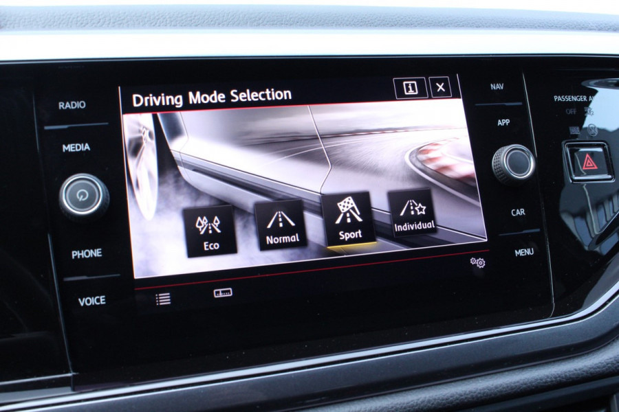 Volkswagen Polo 2.0 TSI GTI DSG VIRTUAL CARPLAY ACC CAMERA STOELVW '20 Volkswagen Polo 2.0 TSI GTI DSG VIRTUAL CARPLAY ACC CAMERA STOELVW '20