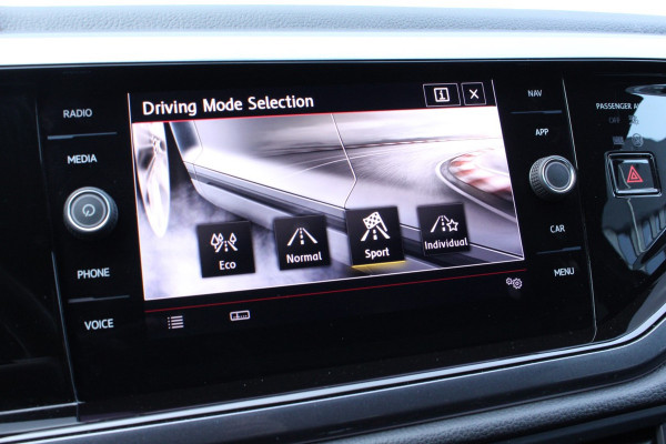 Volkswagen Polo 2.0 TSI GTI DSG VIRTUAL CARPLAY ACC CAMERA STOELVW '20 Volkswagen Polo 2.0 TSI GTI DSG VIRTUAL CARPLAY ACC CAMERA STOELVW '20