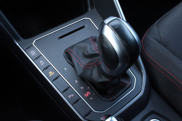 Volkswagen Polo 2.0 TSI GTI DSG VIRTUAL CARPLAY ACC CAMERA STOELVW '20 Volkswagen Polo 2.0 TSI GTI DSG VIRTUAL CARPLAY ACC CAMERA STOELVW '20