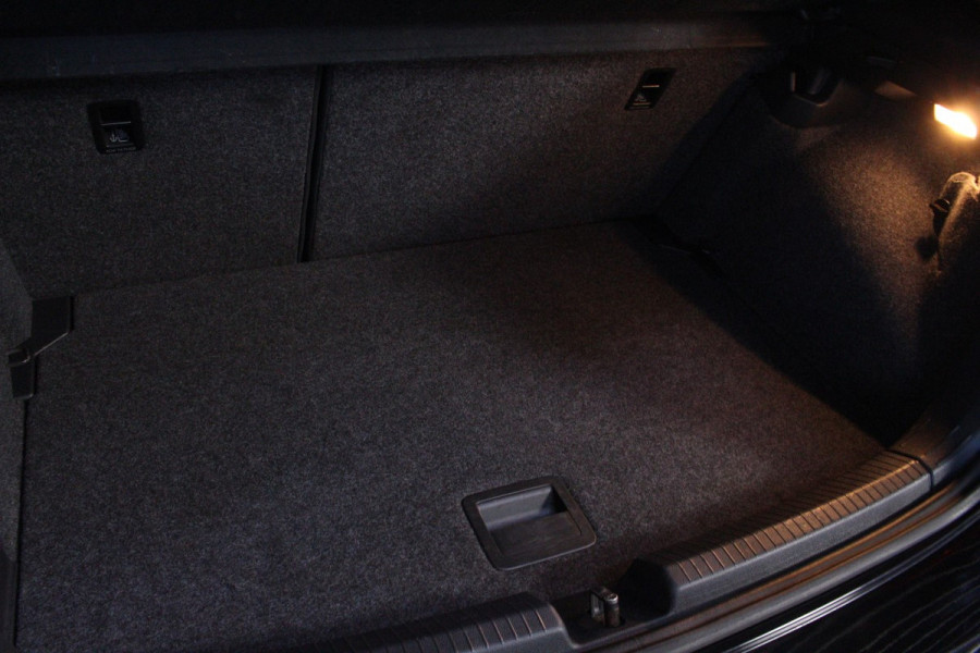 Volkswagen Polo 2.0 TSI GTI DSG VIRTUAL CARPLAY ACC CAMERA STOELVW '20 Volkswagen Polo 2.0 TSI GTI DSG VIRTUAL CARPLAY ACC CAMERA STOELVW '20