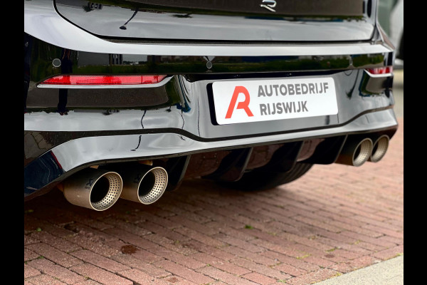 Volkswagen Golf 2.0 TSI R 4Motion Akra/Memory/Pano/H&K/Camera Volkswagen Golf 2.0 TSI R 4Motion Akra/Memory/Pano/H&K/Camera