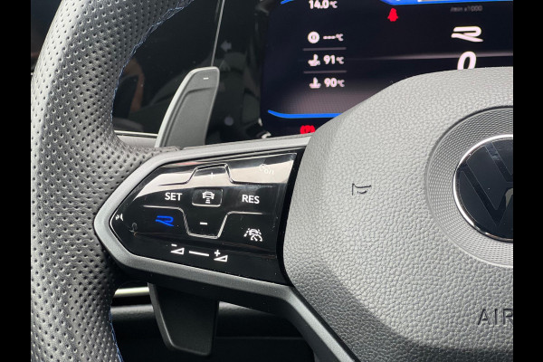 Volkswagen Golf 2.0 TSI R 4Motion Akra/Memory/Pano/H&K/Camera Volkswagen Golf 2.0 TSI R 4Motion Akra/Memory/Pano/H&K/Camera