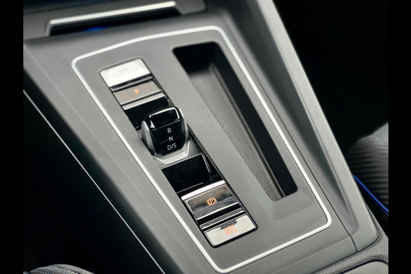 Volkswagen Golf 2.0 TSI R 4Motion Akra/Memory/Pano/H&K/Camera Volkswagen Golf 2.0 TSI R 4Motion Akra/Memory/Pano/H&K/Camera