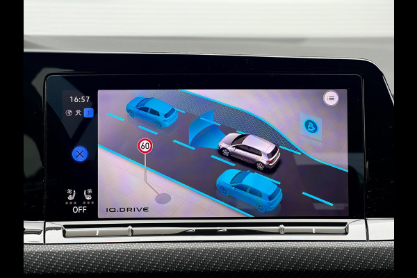 Volkswagen Golf 2.0 TSI R 4Motion Akra/Memory/Pano/H&K/Camera Volkswagen Golf 2.0 TSI R 4Motion Akra/Memory/Pano/H&K/Camera