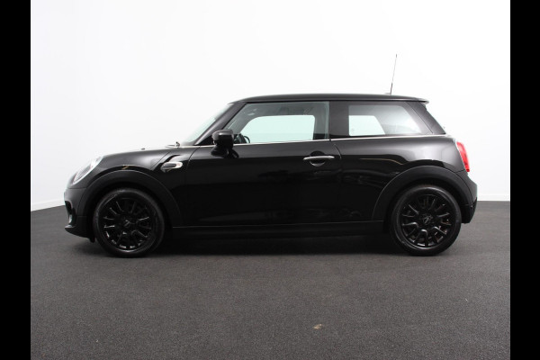 MINI Mini 1.5 One Automaat Blackyard | Parkeer sensoren | Airco | Verwarmbare voorstoelen | Lichtmetalen velgen 16" black