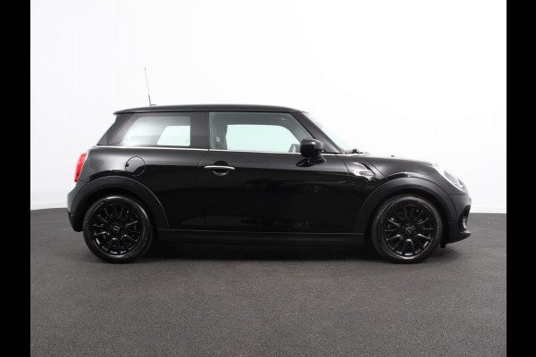 MINI Mini 1.5 One Automaat Blackyard | Parkeer sensoren | Airco | Verwarmbare voorstoelen | Lichtmetalen velgen 16" black