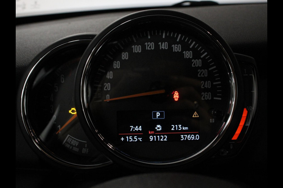 MINI Mini 1.5 One Automaat Blackyard | Parkeer sensoren | Airco | Verwarmbare voorstoelen | Lichtmetalen velgen 16" black