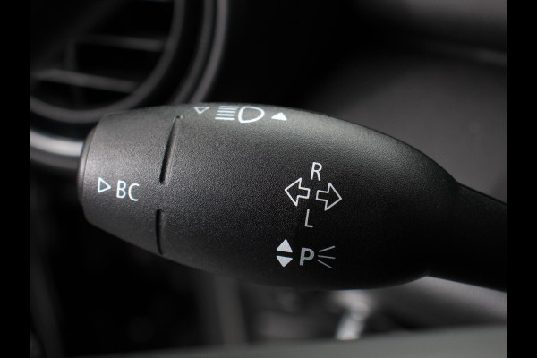 MINI Mini 1.5 One Automaat Blackyard | Parkeer sensoren | Airco | Verwarmbare voorstoelen | Lichtmetalen velgen 16" black