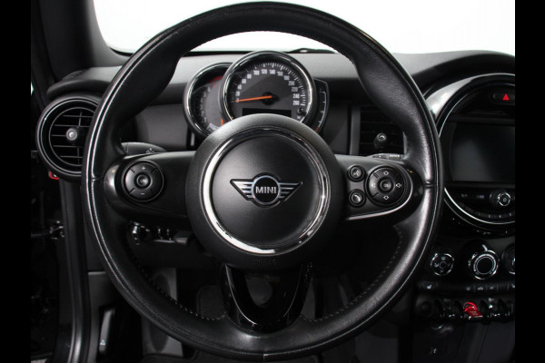 MINI Mini 1.5 One Automaat Blackyard | Parkeer sensoren | Airco | Verwarmbare voorstoelen | Lichtmetalen velgen 16" black