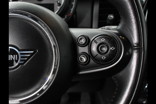 MINI Mini 1.5 One Automaat Blackyard | Parkeer sensoren | Airco | Verwarmbare voorstoelen | Lichtmetalen velgen 16" black