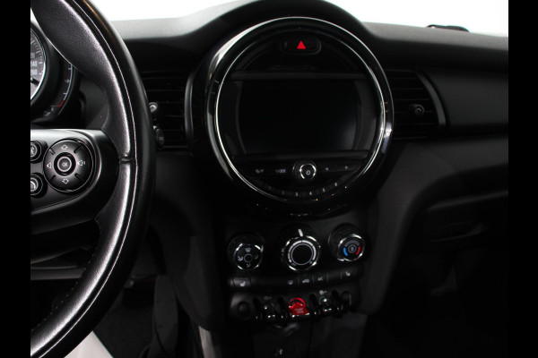 MINI Mini 1.5 One Automaat Blackyard | Parkeer sensoren | Airco | Verwarmbare voorstoelen | Lichtmetalen velgen 16" black