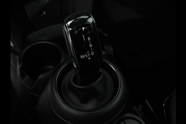 MINI Mini 1.5 One Automaat Blackyard | Parkeer sensoren | Airco | Verwarmbare voorstoelen | Lichtmetalen velgen 16" black