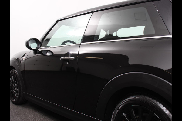 MINI Mini 1.5 One Automaat Blackyard | Parkeer sensoren | Airco | Verwarmbare voorstoelen | Lichtmetalen velgen 16" black