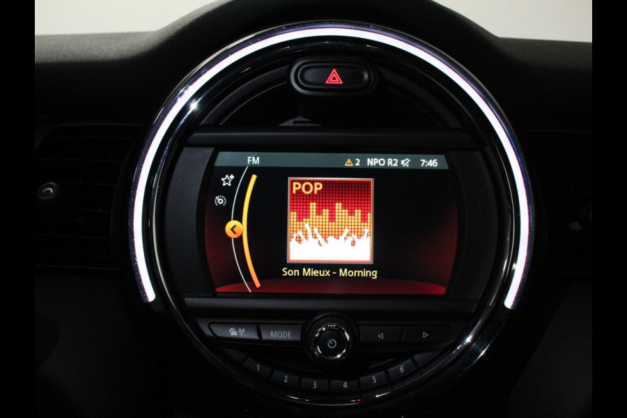 MINI Mini 1.5 One Automaat Blackyard | Parkeer sensoren | Airco | Verwarmbare voorstoelen | Lichtmetalen velgen 16" black