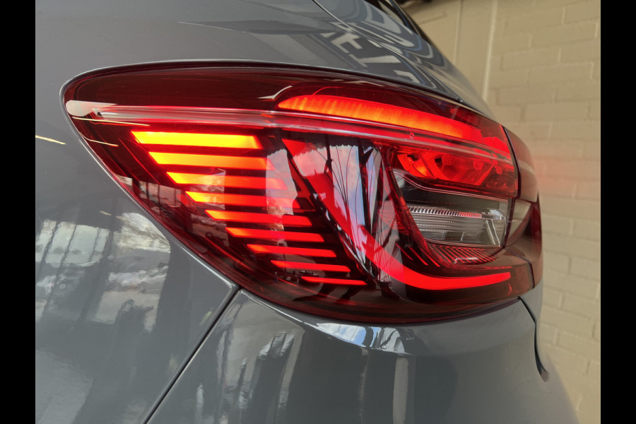 Renault Clio 1.3 TCe 130pk Intens | Groot Navi | 360 Camera | Stoel verwarming | 17 inch | Keurig nette Clio 5 automaat met 130pk!