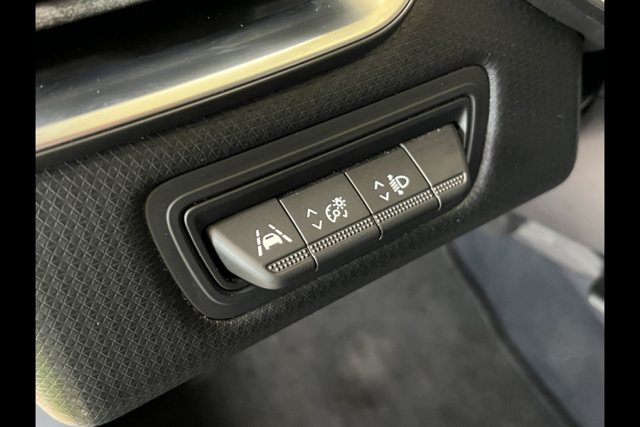 Renault Clio 1.3 TCe 130pk Intens | Groot Navi | 360 Camera | Stoel verwarming | 17 inch | Keurig nette Clio 5 automaat met 130pk!