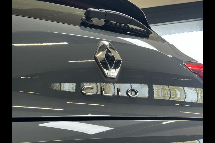Renault Clio 1.3 TCe 130pk Intens | Groot Navi | 360 Camera | Stoel verwarming | 17 inch | Keurig nette Clio 5 automaat met 130pk!