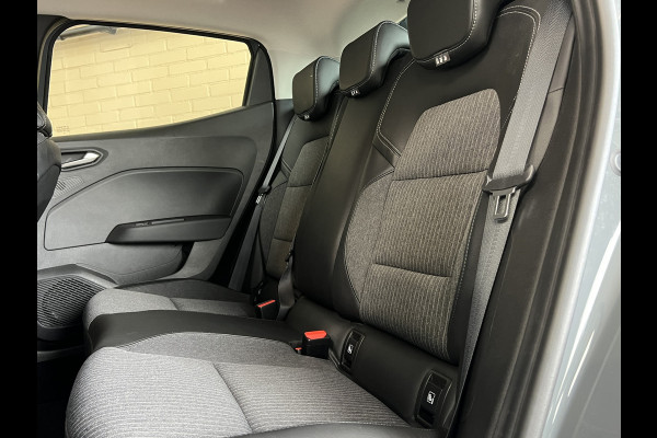 Renault Clio 1.3 TCe 130pk Intens | Groot Navi | 360 Camera | Stoel verwarming | 17 inch | Keurig nette Clio 5 automaat met 130pk!