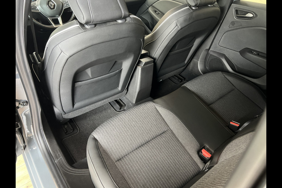 Renault Clio 1.3 TCe 130pk Intens | Groot Navi | 360 Camera | Stoel verwarming | 17 inch | Keurig nette Clio 5 automaat met 130pk!