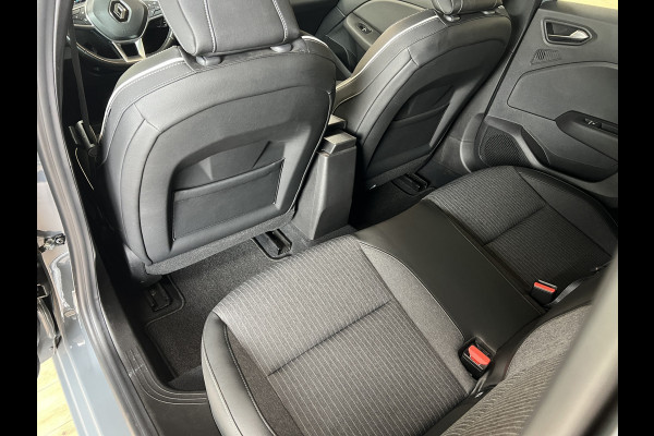 Renault Clio 1.3 TCe 130pk Intens | Groot Navi | 360 Camera | Stoel verwarming | 17 inch | Keurig nette Clio 5 automaat met 130pk!