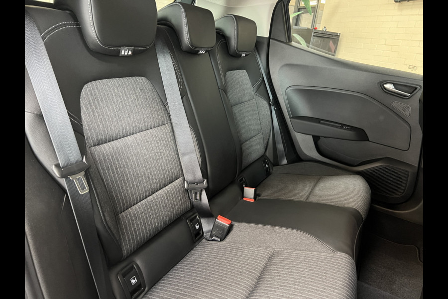Renault Clio 1.3 TCe 130pk Intens | Groot Navi | 360 Camera | Stoel verwarming | 17 inch | Keurig nette Clio 5 automaat met 130pk!
