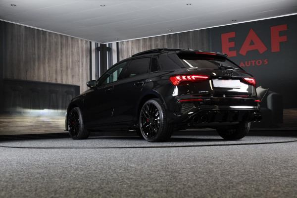 Audi A3 Sportback 45 TFSI e RS3 Look / 245 PK / RS Zetels / B & O / Leder / Lane Assist / Open Pano / Matrix / Virtual Cockpit Audi A3 Sportback 45 TFSI e RS3 Look / 245 PK / RS Zetels / B & O / Leder / Lane Assist / Open Pano / Matrix / Virtual Cockpit