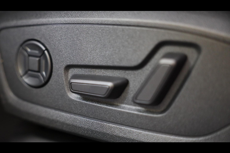 Audi A3 Sportback 45 TFSI e RS3 Look / 245 PK / RS Zetels / B & O / Leder / Lane Assist / Open Pano / Matrix / Virtual Cockpit Audi A3 Sportback 45 TFSI e RS3 Look / 245 PK / RS Zetels / B & O / Leder / Lane Assist / Open Pano / Matrix / Virtual Cockpit