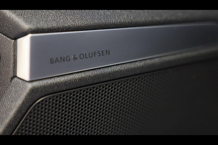 Audi A3 Sportback 45 TFSI e RS3 Look / 245 PK / RS Zetels / B & O / Leder / Lane Assist / Open Pano / Matrix / Virtual Cockpit Audi A3 Sportback 45 TFSI e RS3 Look / 245 PK / RS Zetels / B & O / Leder / Lane Assist / Open Pano / Matrix / Virtual Cockpit