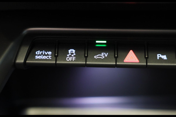 Audi A3 Sportback 45 TFSI e RS3 Look / 245 PK / RS Zetels / B & O / Leder / Lane Assist / Open Pano / Matrix / Virtual Cockpit Audi A3 Sportback 45 TFSI e RS3 Look / 245 PK / RS Zetels / B & O / Leder / Lane Assist / Open Pano / Matrix / Virtual Cockpit