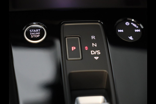 Audi A3 Sportback 45 TFSI e RS3 Look / 245 PK / RS Zetels / B & O / Leder / Lane Assist / Open Pano / Matrix / Virtual Cockpit Audi A3 Sportback 45 TFSI e RS3 Look / 245 PK / RS Zetels / B & O / Leder / Lane Assist / Open Pano / Matrix / Virtual Cockpit