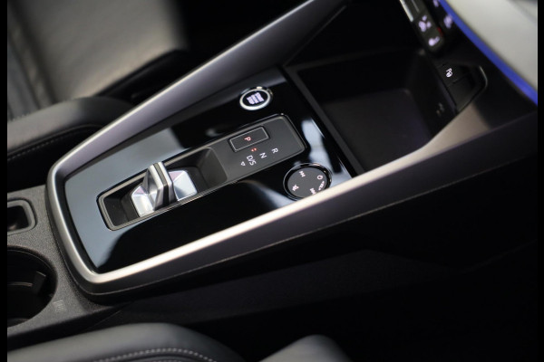 Audi A3 Sportback 45 TFSI e RS3 Look / 245 PK / RS Zetels / B & O / Leder / Lane Assist / Open Pano / Matrix / Virtual Cockpit Audi A3 Sportback 45 TFSI e RS3 Look / 245 PK / RS Zetels / B & O / Leder / Lane Assist / Open Pano / Matrix / Virtual Cockpit