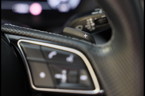 Audi A3 Sportback 45 TFSI e RS3 Look / 245 PK / RS Zetels / B & O / Leder / Lane Assist / Open Pano / Matrix / Virtual Cockpit Audi A3 Sportback 45 TFSI e RS3 Look / 245 PK / RS Zetels / B & O / Leder / Lane Assist / Open Pano / Matrix / Virtual Cockpit