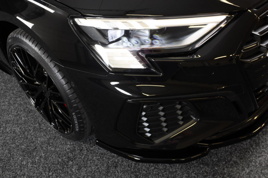 Audi A3 Sportback 45 TFSI e RS3 Look / 245 PK / RS Zetels / B & O / Leder / Lane Assist / Open Pano / Matrix / Virtual Cockpit Audi A3 Sportback 45 TFSI e RS3 Look / 245 PK / RS Zetels / B & O / Leder / Lane Assist / Open Pano / Matrix / Virtual Cockpit