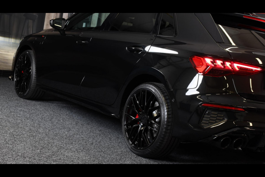 Audi A3 Sportback 45 TFSI e RS3 Look / 245 PK / RS Zetels / B & O / Leder / Lane Assist / Open Pano / Matrix / Virtual Cockpit Audi A3 Sportback 45 TFSI e RS3 Look / 245 PK / RS Zetels / B & O / Leder / Lane Assist / Open Pano / Matrix / Virtual Cockpit