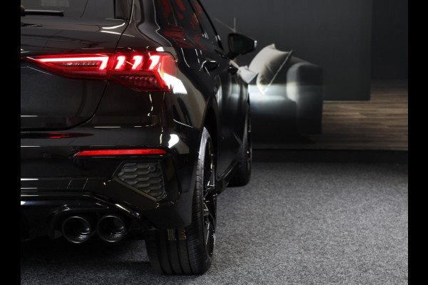 Audi A3 Sportback 45 TFSI e RS3 Look / 245 PK / RS Zetels / B & O / Leder / Lane Assist / Open Pano / Matrix / Virtual Cockpit Audi A3 Sportback 45 TFSI e RS3 Look / 245 PK / RS Zetels / B & O / Leder / Lane Assist / Open Pano / Matrix / Virtual Cockpit