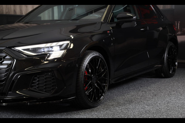 Audi A3 Sportback 45 TFSI e RS3 Look / 245 PK / RS Zetels / B & O / Leder / Lane Assist / Open Pano / Matrix / Virtual Cockpit Audi A3 Sportback 45 TFSI e RS3 Look / 245 PK / RS Zetels / B & O / Leder / Lane Assist / Open Pano / Matrix / Virtual Cockpit