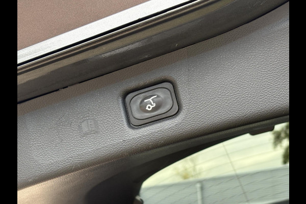 Ford S-Max 2.5 FHEV St-Line 7p 190pk | Panoramadak | Adaptieve Cruise | Full LED | 7 persoons | Sync 3 Navigatie | Stoelverwarming