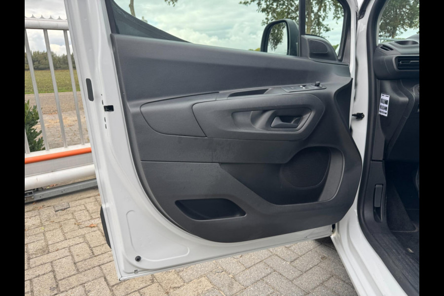 Opel Combo 1.2 PureTech 110 S&S L2 TREKHAAK / BLUETOOTH / LAADVLOER / LAT-OM-LAT / WEINIG KM'S / NL AUTO Opel Combo 1.2 PureTech 110 S&S L2 TREKHAAK / BLUETOOTH / LAADVLOER / LAT-OM-LAT / WEINIG KM'S / NL AUTO
