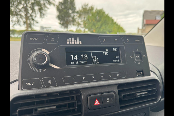 Opel Combo 1.2 PureTech 110 S&S L2 TREKHAAK / BLUETOOTH / LAADVLOER / LAT-OM-LAT / WEINIG KM'S / NL AUTO Opel Combo 1.2 PureTech 110 S&S L2 TREKHAAK / BLUETOOTH / LAADVLOER / LAT-OM-LAT / WEINIG KM'S / NL AUTO