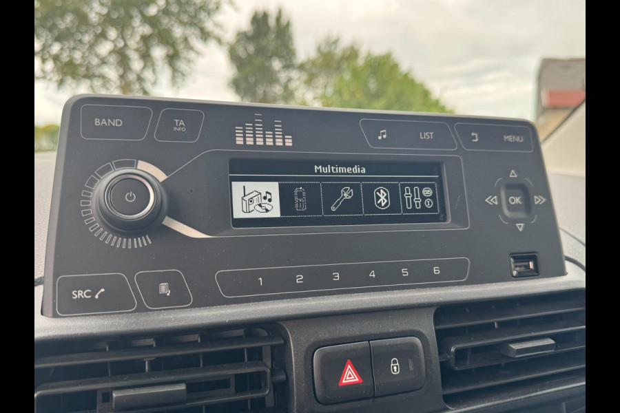 Opel Combo 1.2 PureTech 110 S&S L2 TREKHAAK / BLUETOOTH / LAADVLOER / LAT-OM-LAT / WEINIG KM'S / NL AUTO Opel Combo 1.2 PureTech 110 S&S L2 TREKHAAK / BLUETOOTH / LAADVLOER / LAT-OM-LAT / WEINIG KM'S / NL AUTO