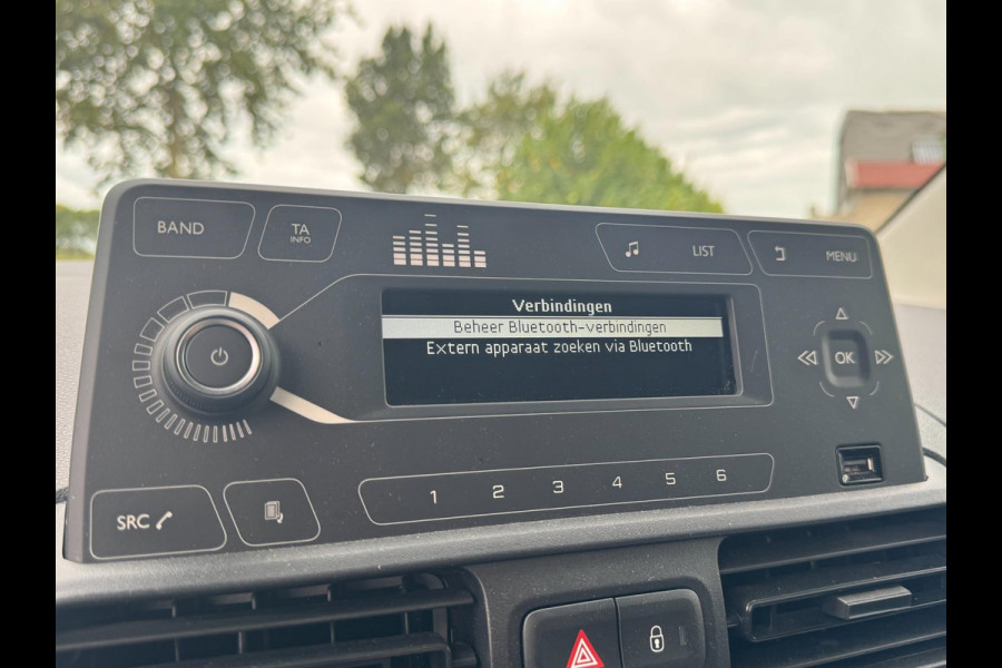 Opel Combo 1.2 PureTech 110 S&S L2 TREKHAAK / BLUETOOTH / LAADVLOER / LAT-OM-LAT / WEINIG KM'S / NL AUTO Opel Combo 1.2 PureTech 110 S&S L2 TREKHAAK / BLUETOOTH / LAADVLOER / LAT-OM-LAT / WEINIG KM'S / NL AUTO