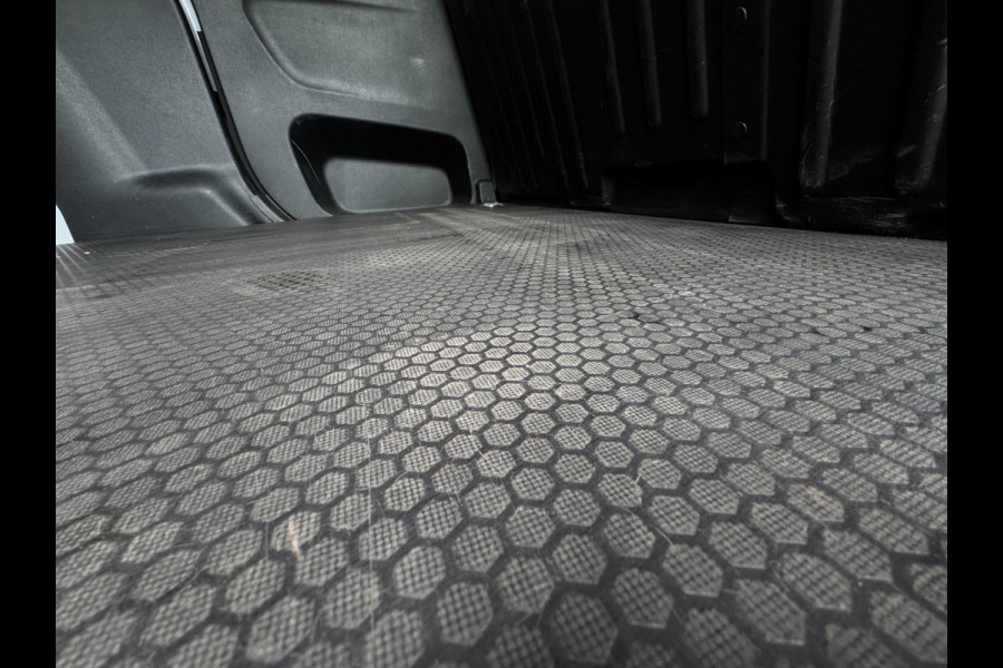 Opel Combo 1.2 PureTech 110 S&S L2 TREKHAAK / BLUETOOTH / LAADVLOER / LAT-OM-LAT / WEINIG KM'S / NL AUTO Opel Combo 1.2 PureTech 110 S&S L2 TREKHAAK / BLUETOOTH / LAADVLOER / LAT-OM-LAT / WEINIG KM'S / NL AUTO