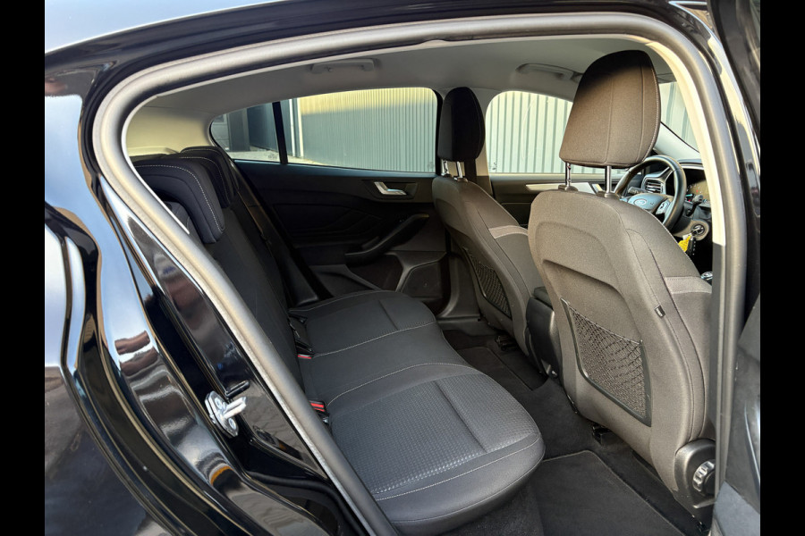 Ford Focus 1.0 EcoBoost Hybrid Trend Edition Business | 17'' | Camera | Navi | Prijs Rijklaar!!