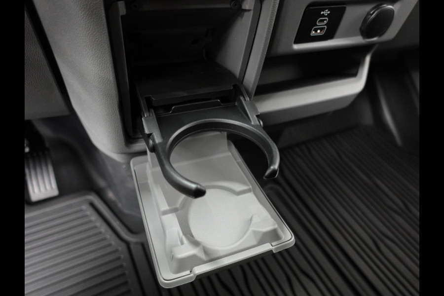 Ford Transit Custom 300 2.0 TDCI L2H1 Trend Nieuw Model! | Navigatie | Camera | Trekhaak | Parkeer sensoren | Cruise Control | Ford Transit Custom 300 2.0 TDCI L2H1 Trend Nieuw Model! | Navigatie | Camera | Trekhaak | Parkeer sensoren | Cruise Control |