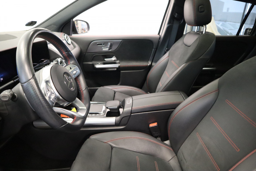 Mercedes-Benz EQA 300 4MATIC Business Solution AMG 67 kWh ACC Panoramadak Blindspot Mercedes-Benz EQA 300 4MATIC Business Solution AMG 67 kWh ACC Panoramadak Blindspot