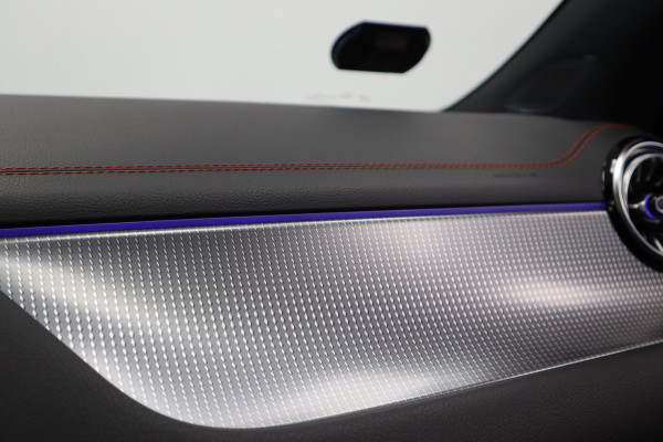 Mercedes-Benz EQA 300 4MATIC Business Solution AMG 67 kWh ACC Panoramadak Blindspot Mercedes-Benz EQA 300 4MATIC Business Solution AMG 67 kWh ACC Panoramadak Blindspot