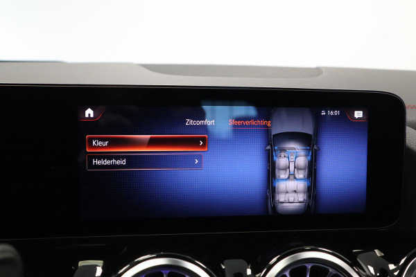 Mercedes-Benz EQA 300 4MATIC Business Solution AMG 67 kWh ACC Panoramadak Blindspot Mercedes-Benz EQA 300 4MATIC Business Solution AMG 67 kWh ACC Panoramadak Blindspot